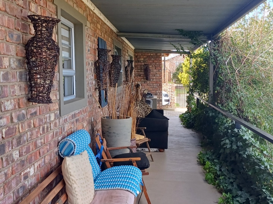 3 Bedroom Property for Sale in Ladismith Western Cape